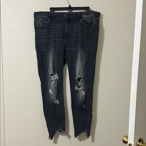 KanCan Women's Distressed Black Cropped Jeans